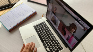 Pop Art est une animation team building digitale qui peut s'organiser en visioconférence